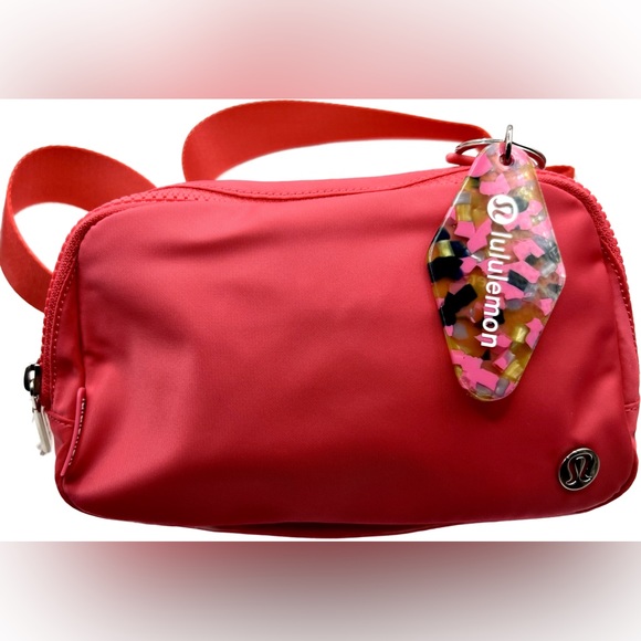 NWT Lululemon Everywhere Belt Bag-Lip Gloss Pink - Picture 2 of 7